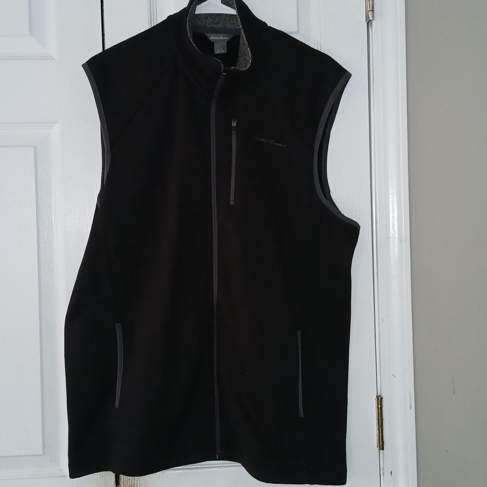 Eddie Bauer black zip up  vest casual  3 pocket casual Sz L NWOT